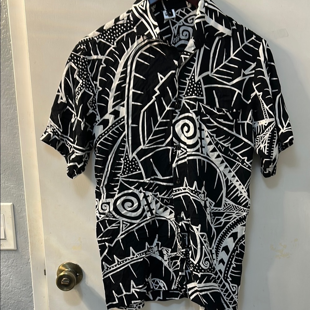 Missing Polynesia Black And White Patterned Men’s… - image 1